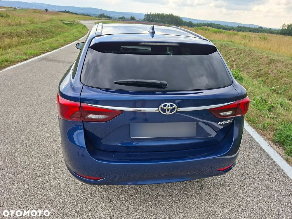 Toyota Avensis - 12
