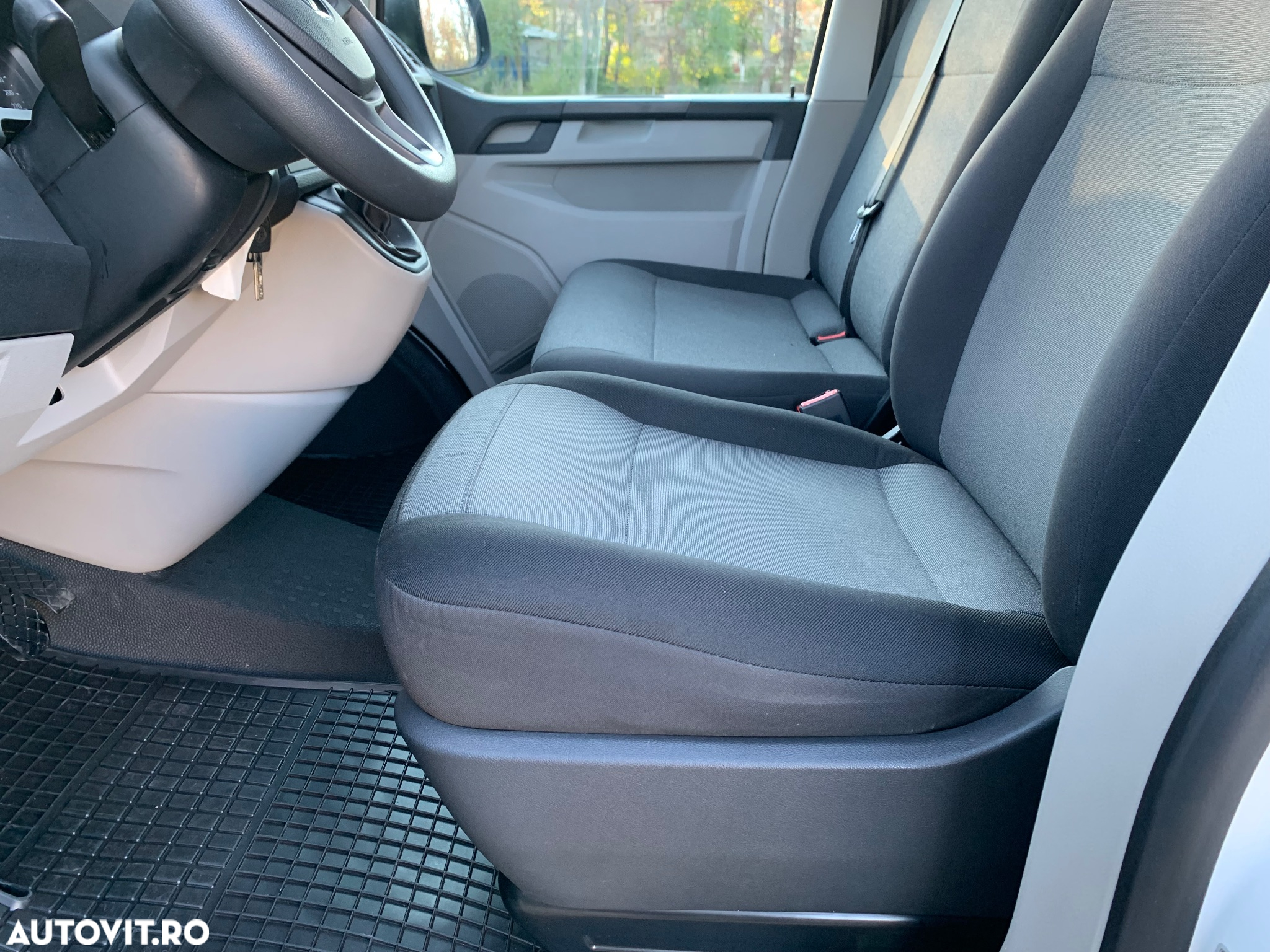 Volkswagen Transporter Kombi T6 2.0 TDI 84 kW KR - 19