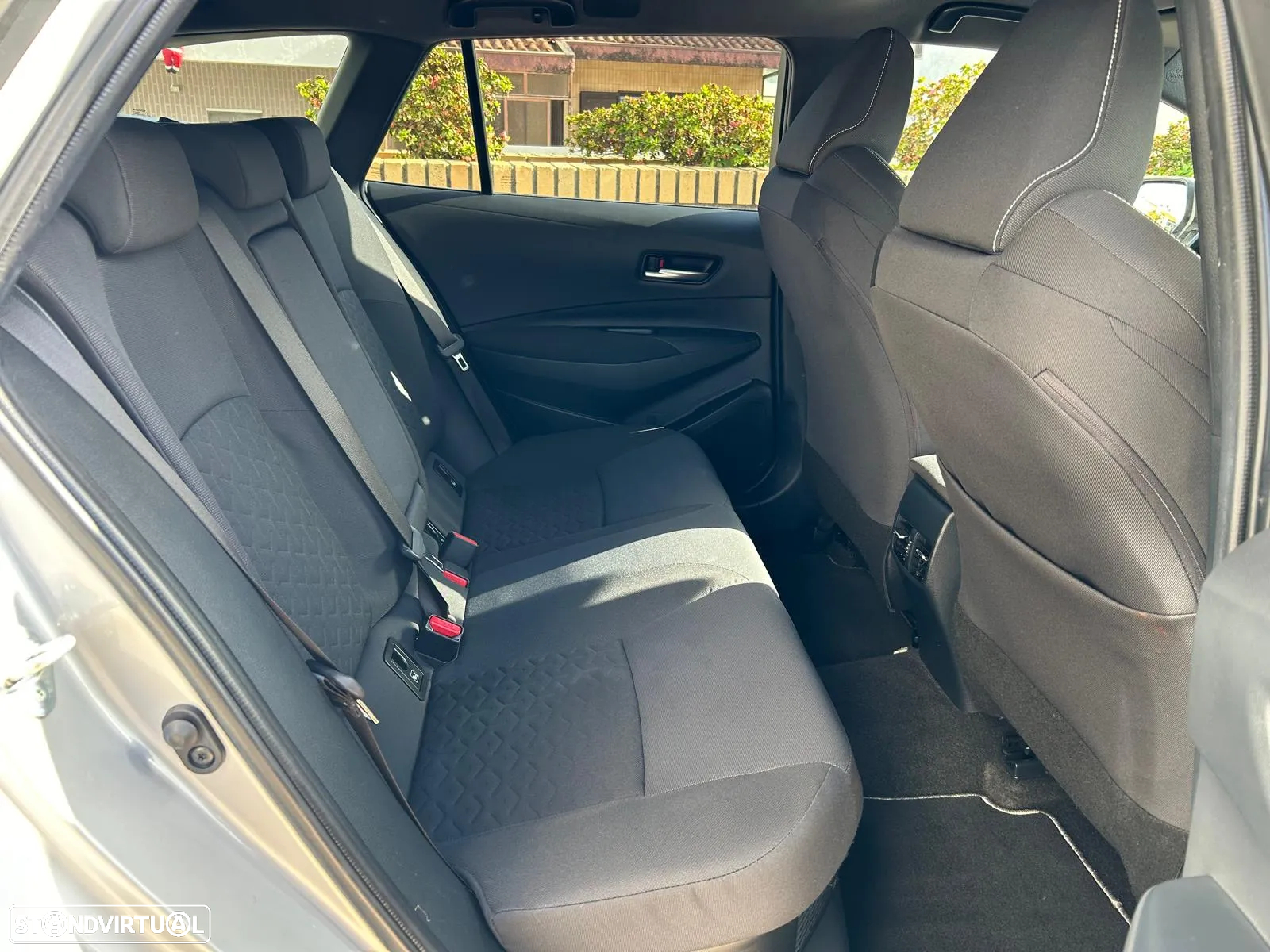 Toyota Corolla Touring Sports 1.8 Hybrid Comfort+P.Sport - 24