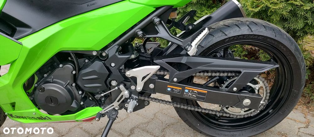 Kawasaki Ninja 400 - 11