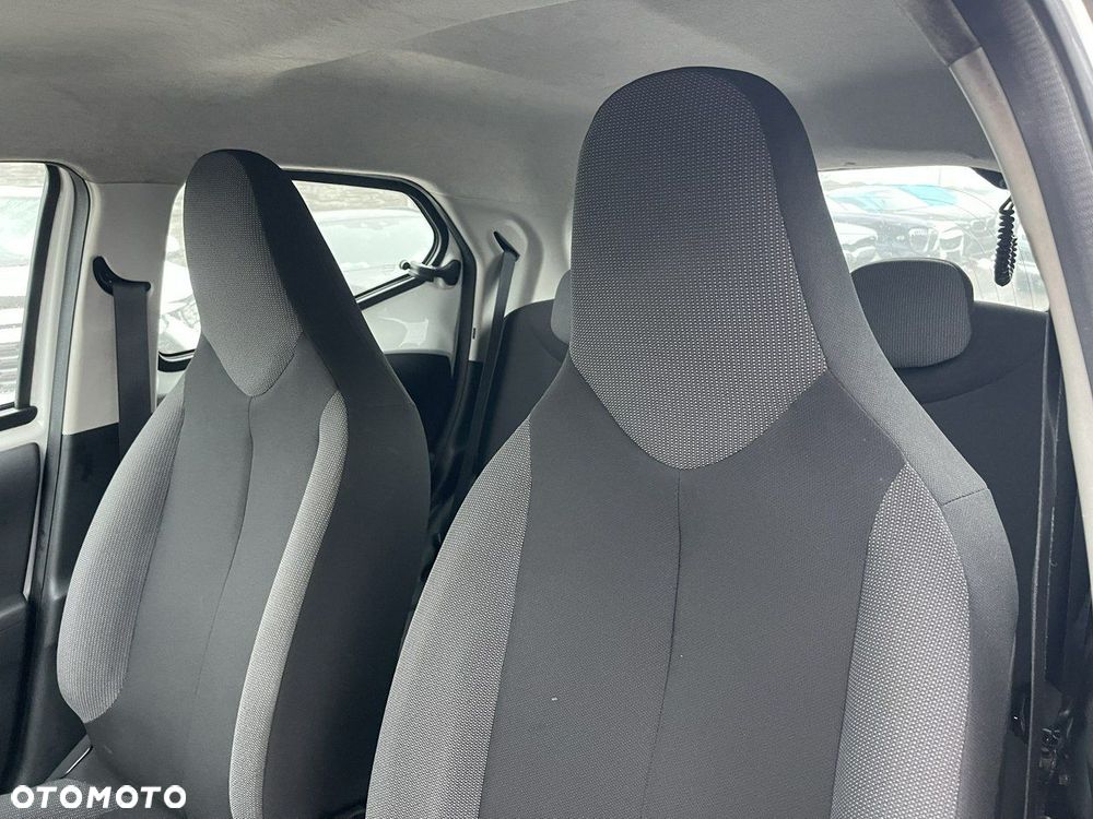 Toyota Aygo x-play - 11