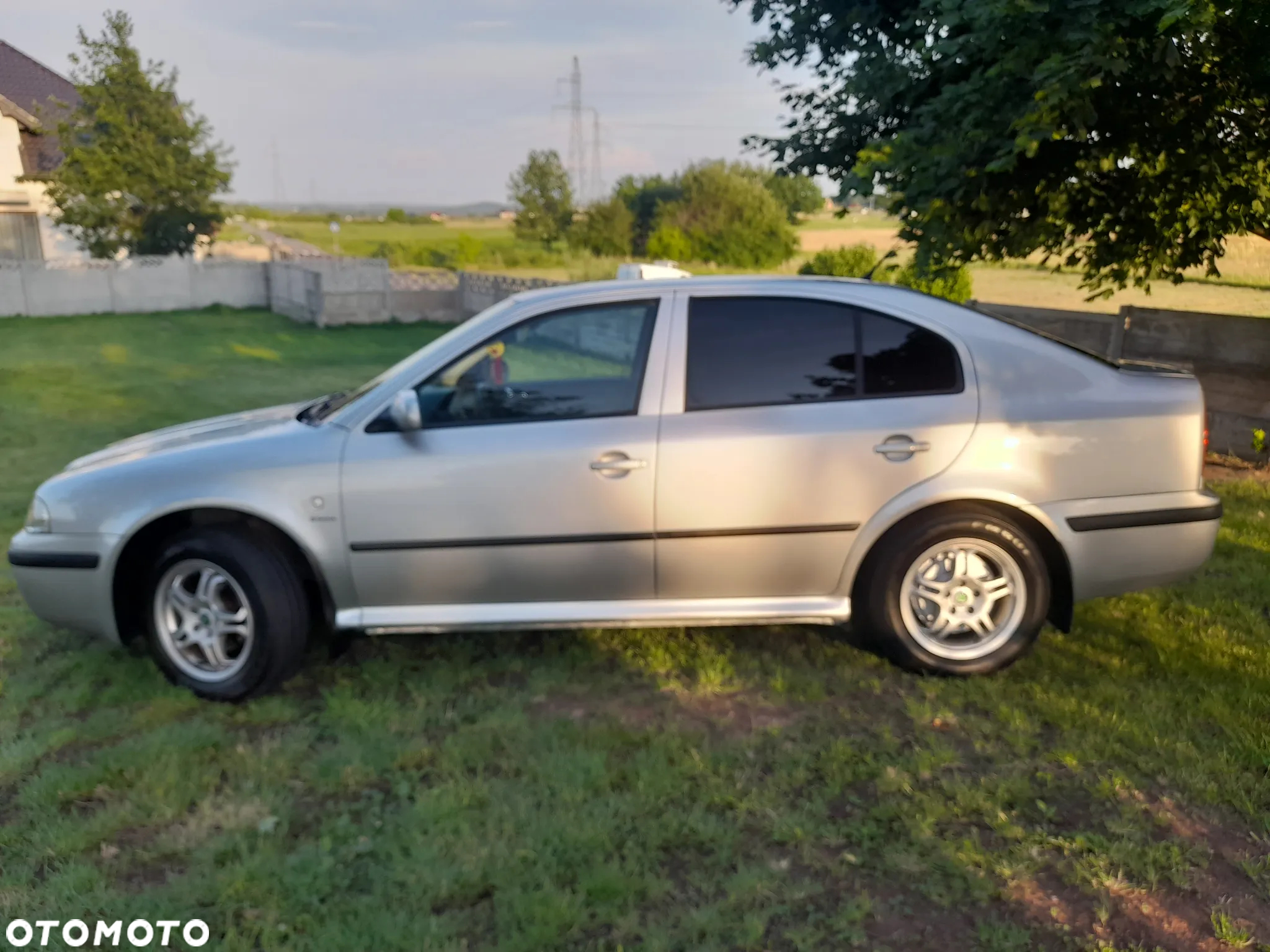 Skoda Octavia 1.6 Tour - 8