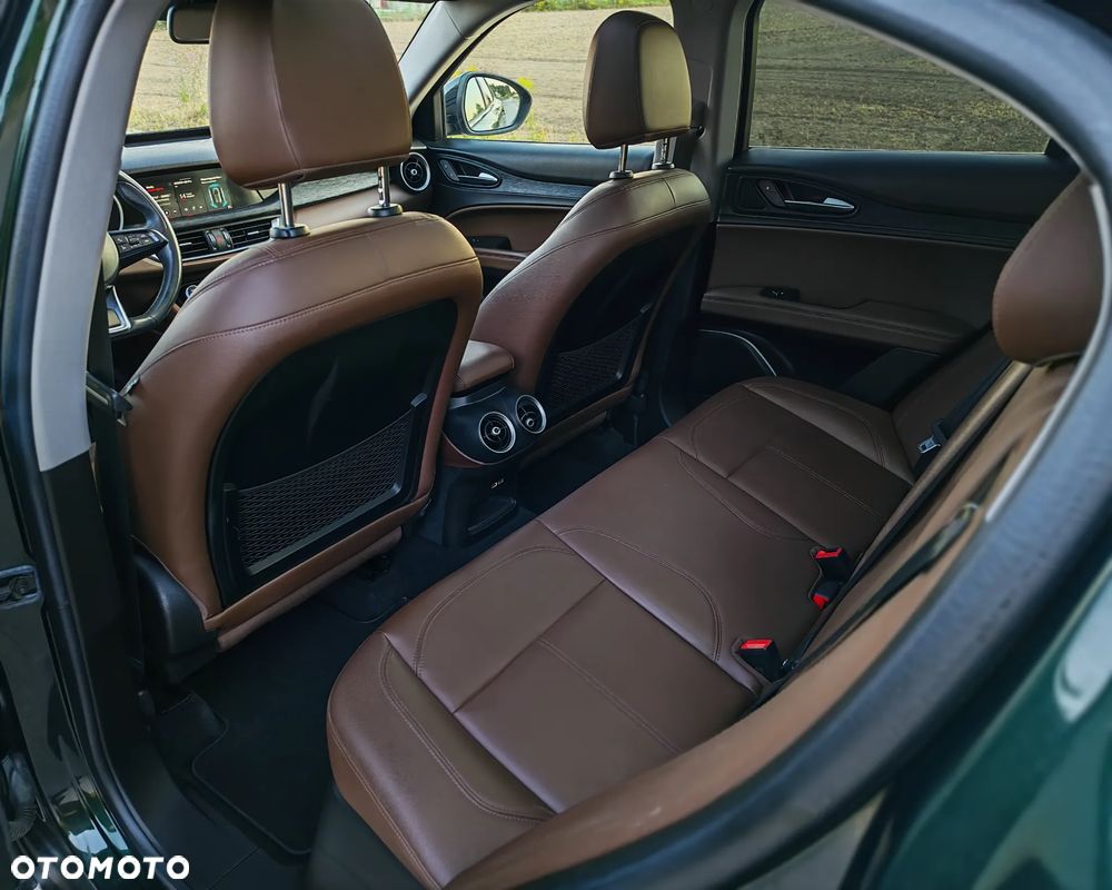 Alfa Romeo Stelvio - 37