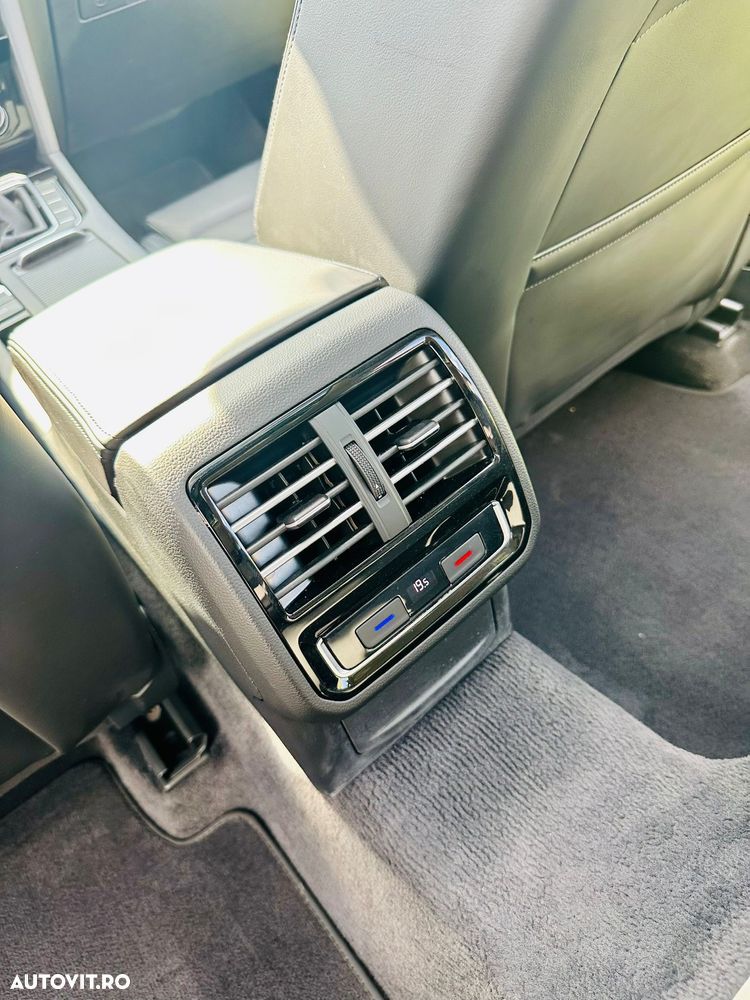 Volkswagen Passat Variant 2.0 BiTDI 4Mot DSG Highline - 11