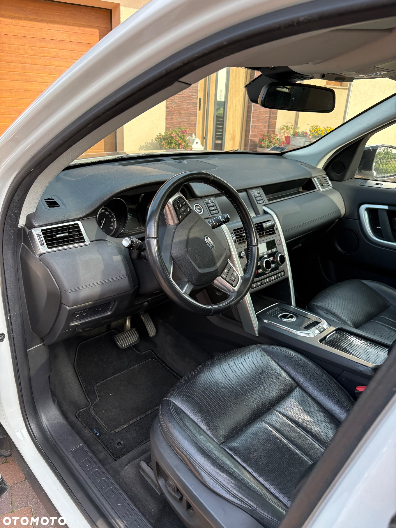 Land Rover Discovery Sport - 12