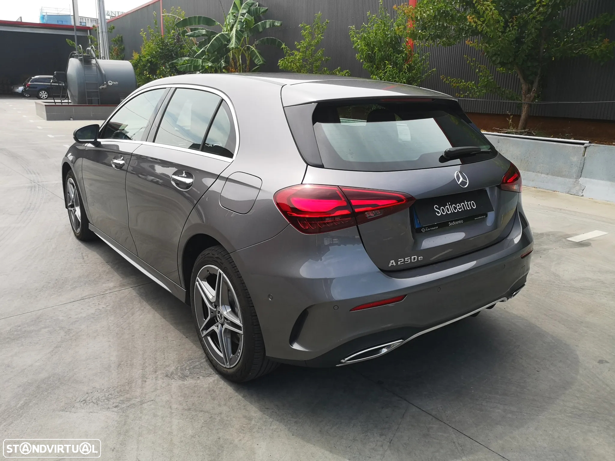 Mercedes-Benz A 250 e - 5