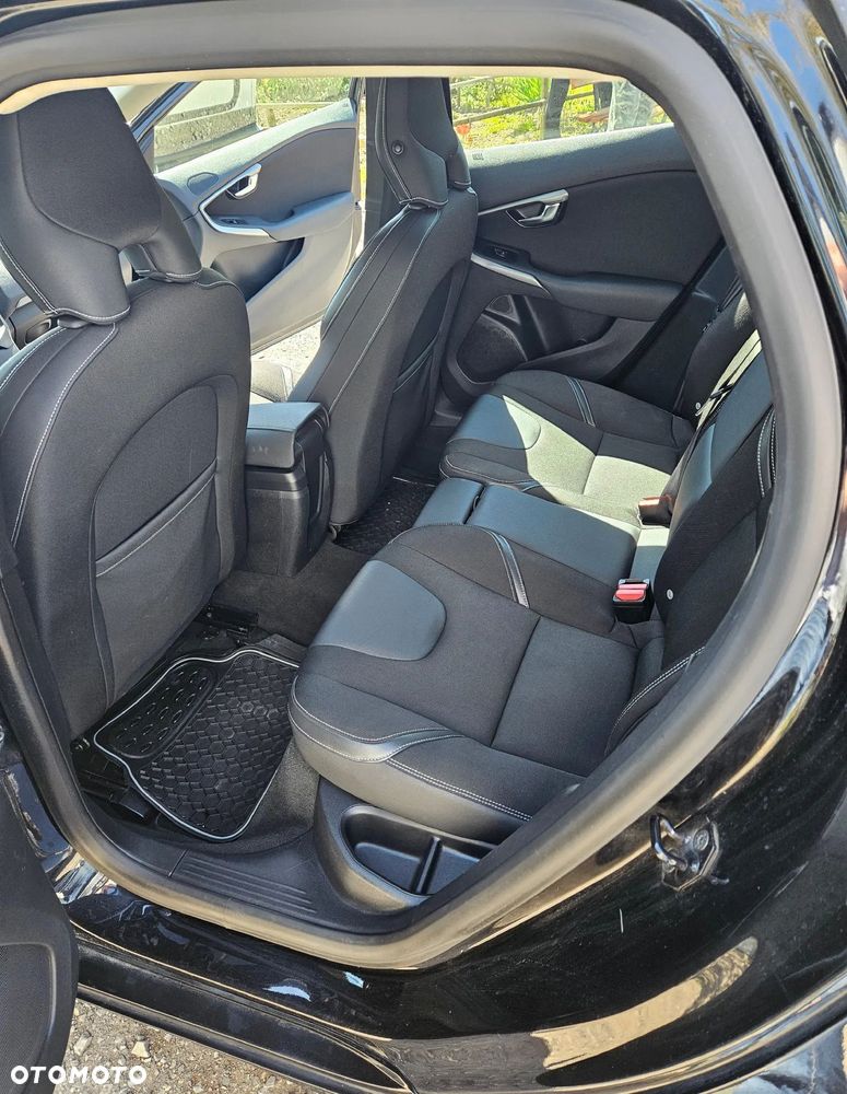 Volvo V40 - 13