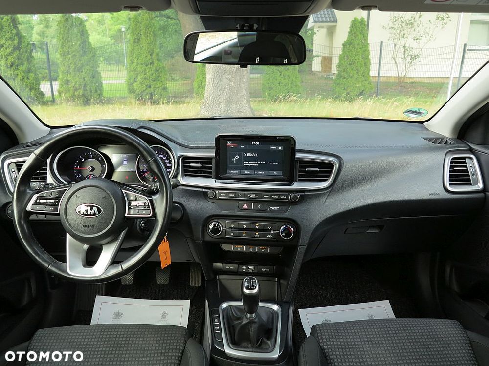 Kia Ceed - 10