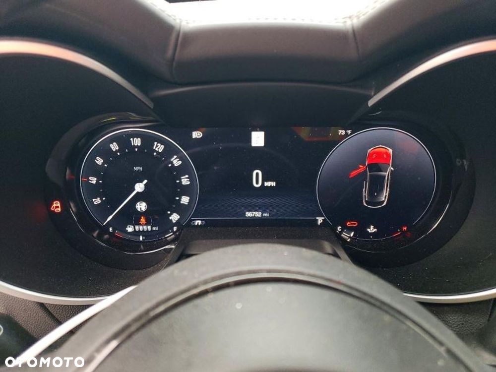 Alfa Romeo Stelvio - 12