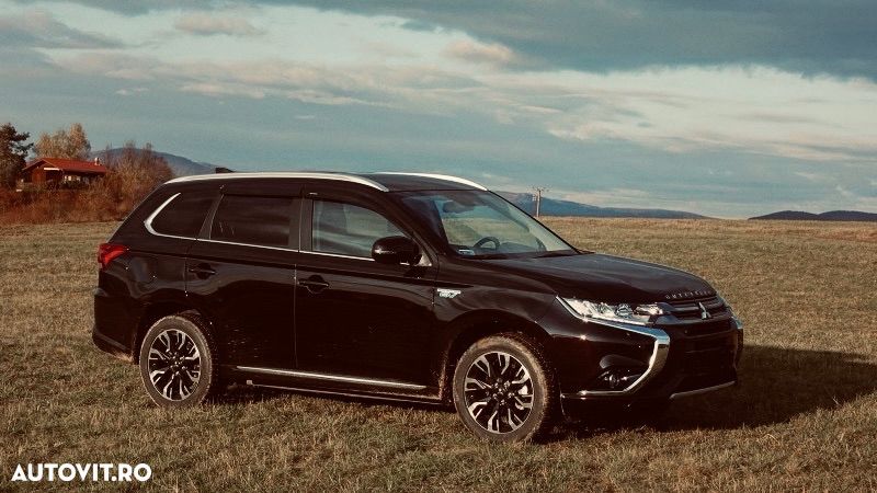Mitsubishi Outlander 2.0 4WD Plug-In Hybrid Top - 2