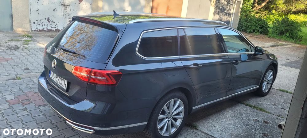 Volkswagen Passat - 4