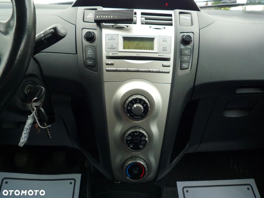 Toyota Yaris 1.4 D-4D Cool - 24