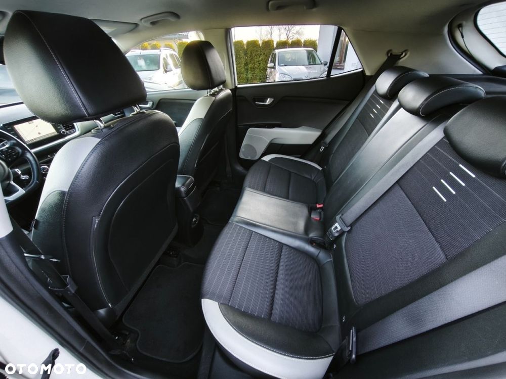 Kia Stonic - 16