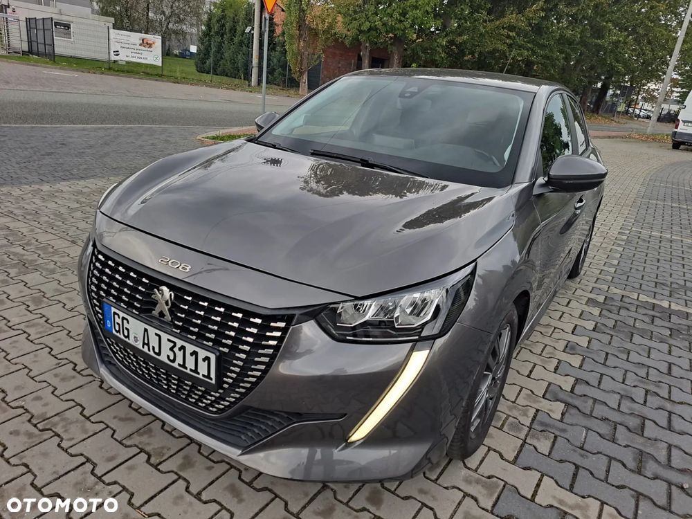 Peugeot 208 - 1