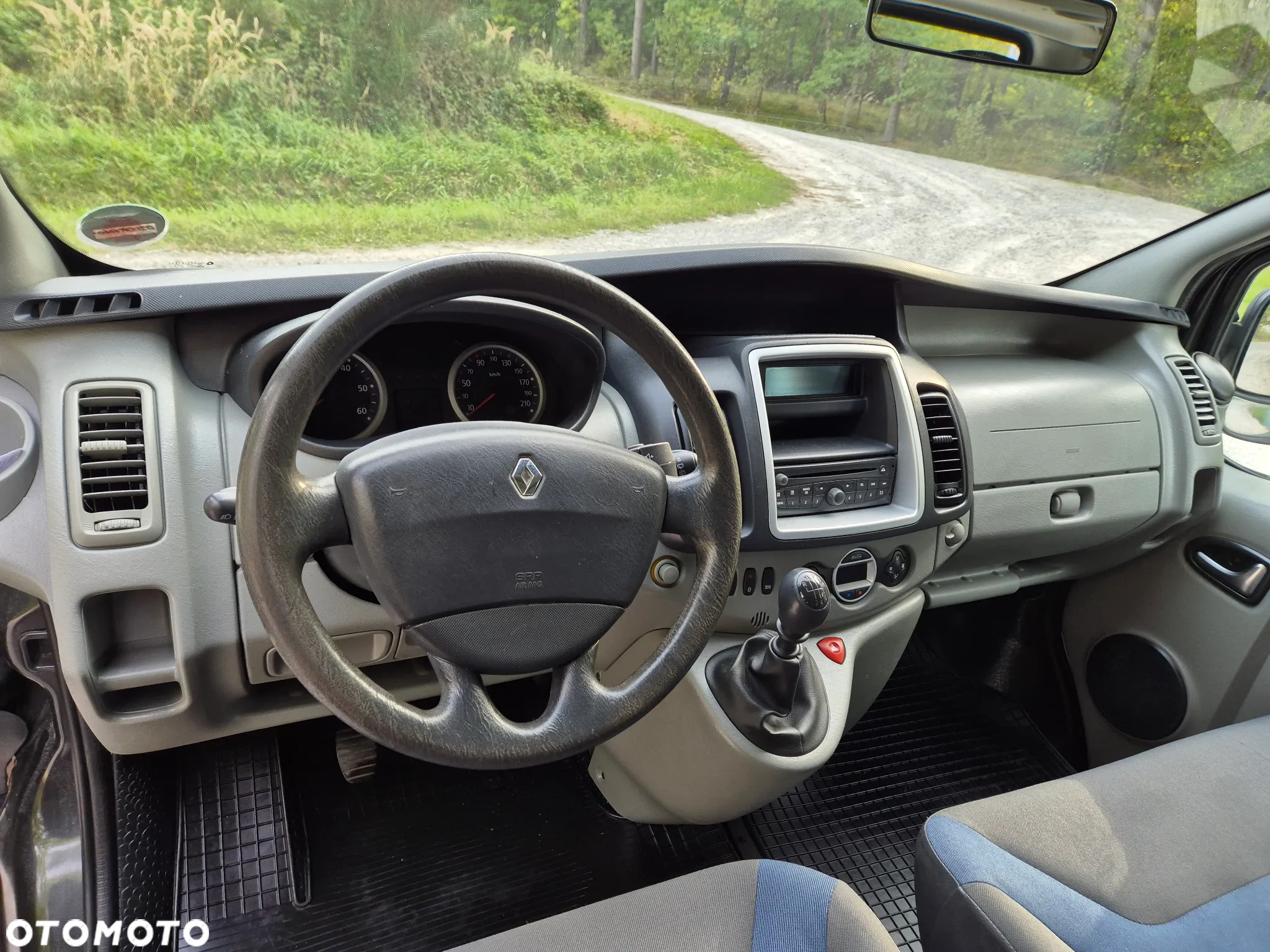 Renault Trafic 2.0 dCi 115 FAP Grand Passenger Black Edition - 18