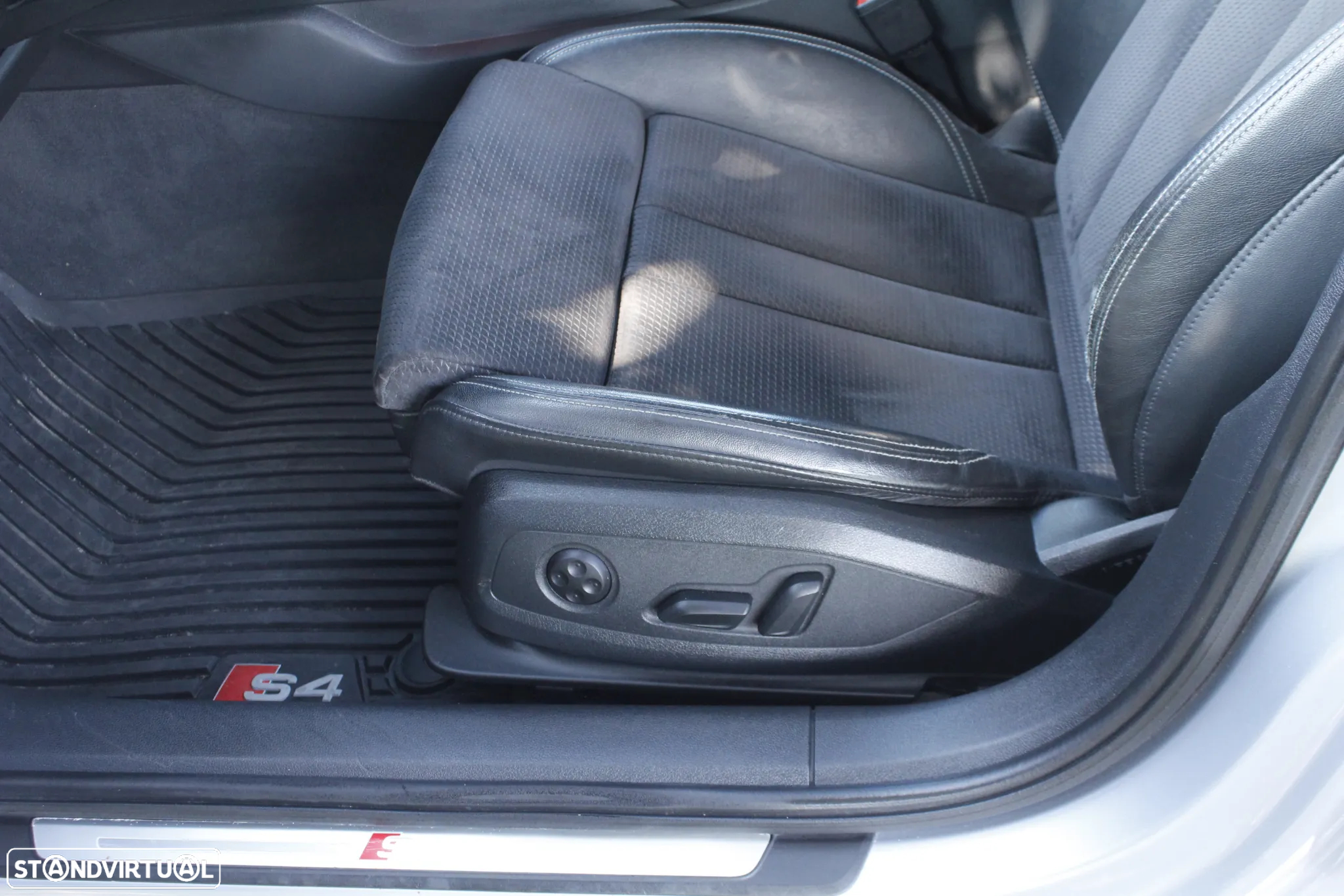 Audi S4 Avant 3.0 TFSI quattro tiptronic - 13