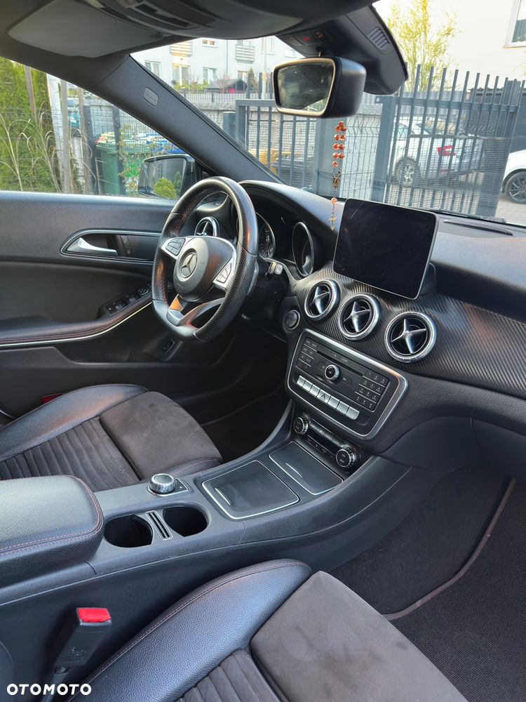 Mercedes-Benz CLA - 4