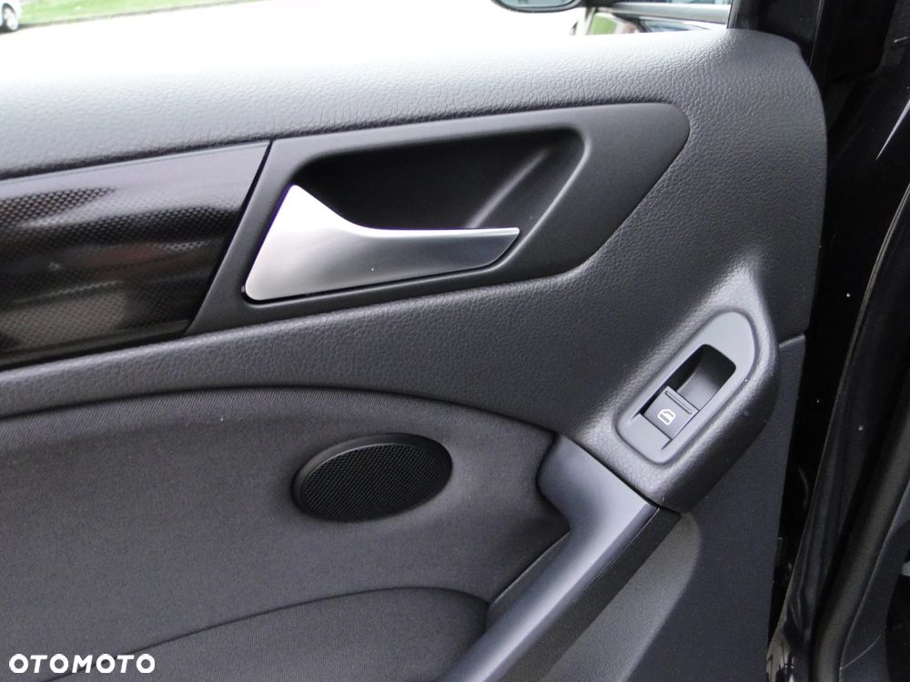 Volkswagen Golf 2.0 TDI DPF BlueMotion Technology DSG Comfortline - 26