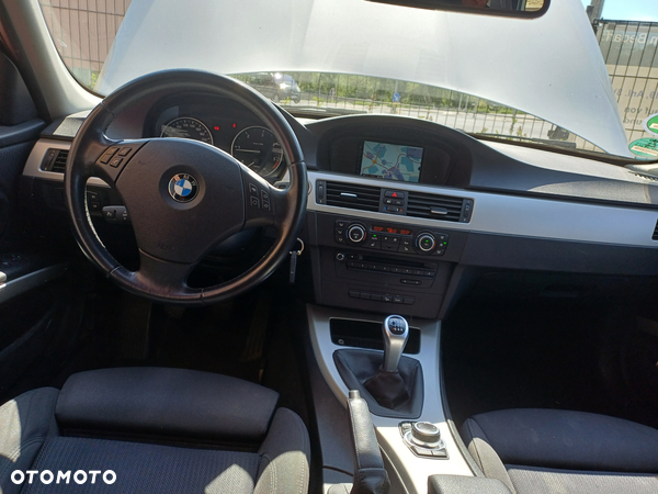 BMW Seria 3 318d