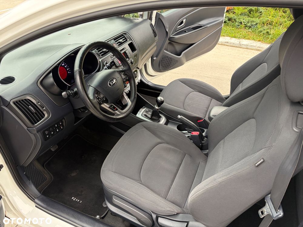 Kia Rio 1.2 Dream Team Edition - 10