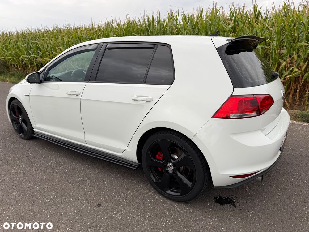 Volkswagen Golf GTI BlueMotion Technology DSG - 10