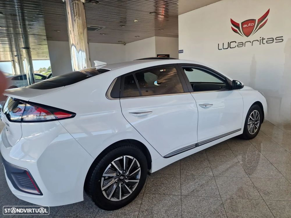 Hyundai Ioniq - 8