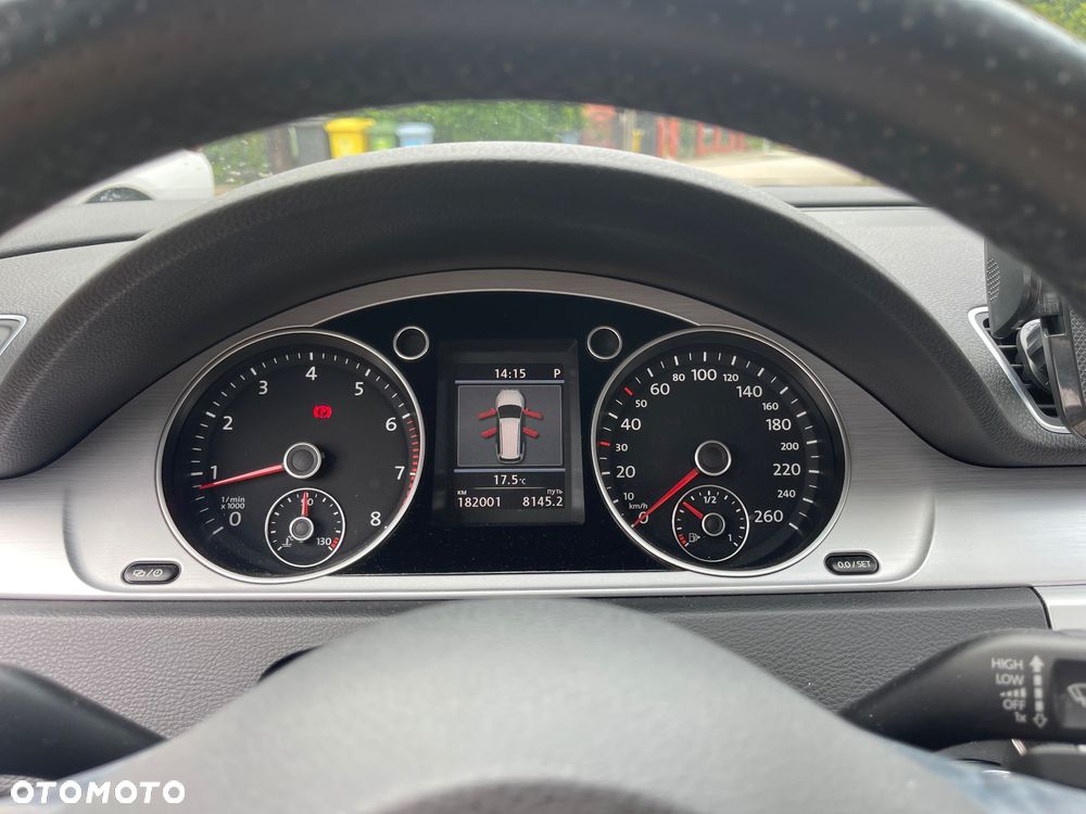 Volkswagen Passat - 13