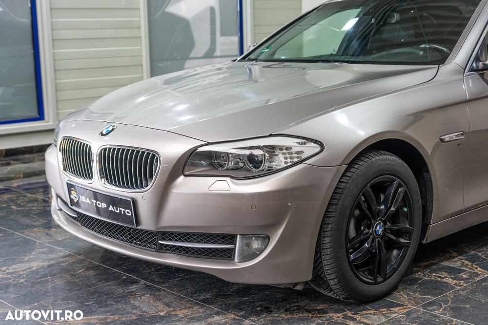 BMW Seria 5 525d xDrive - 9