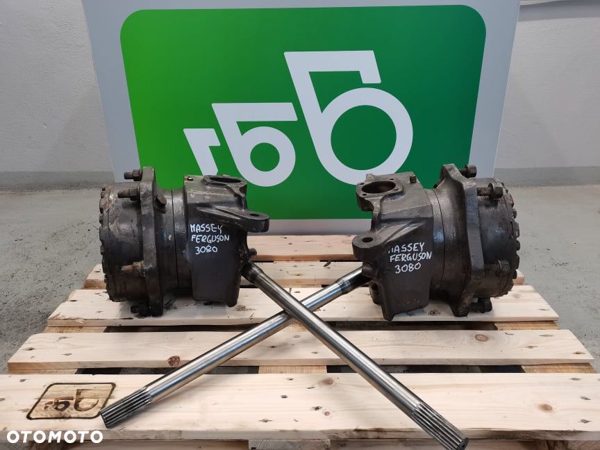 Massey Ferguson 3090 {Zwrotnica prawa} - 1