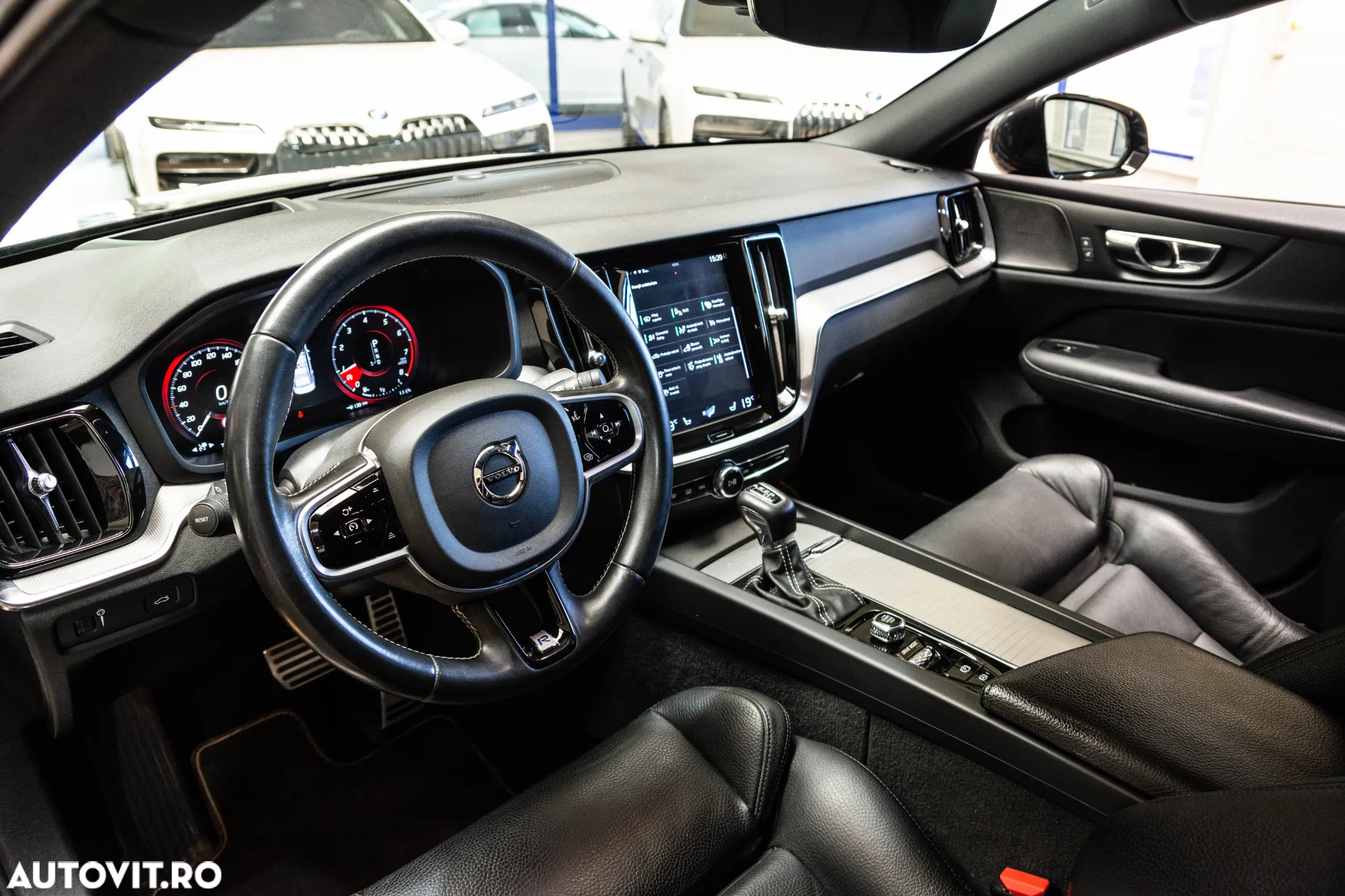 Volvo S60 T5 AWD R-Design - 5