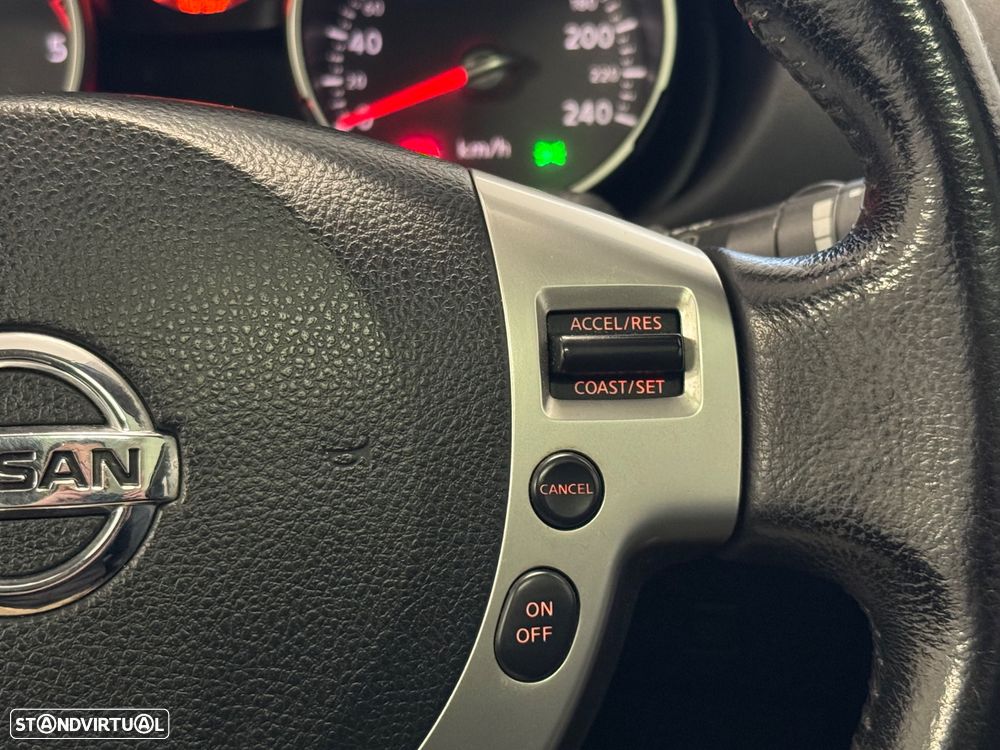 Nissan Qashqai 1.5 dCi Tekna Premium Pele Preta 18 - 11