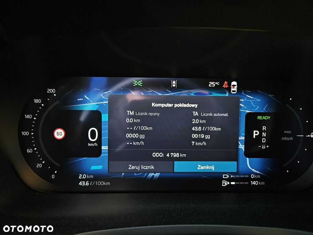 Volvo V60 T8 AWD Plug-In Hybrid Ultra Dark - 19