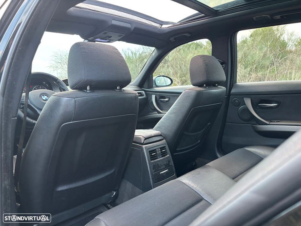 BMW 320 d Exclusive - 32