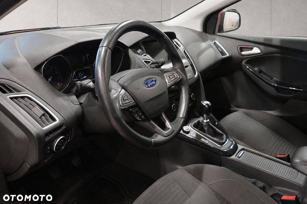 Ford Focus 1.0 EcoBoost Titanium - 11