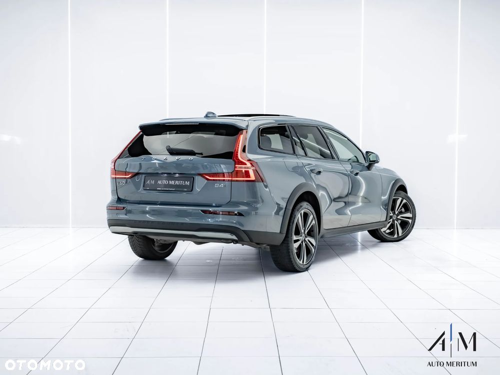 Volvo V60 Cross Country B4 D AWD Geartronic - 4