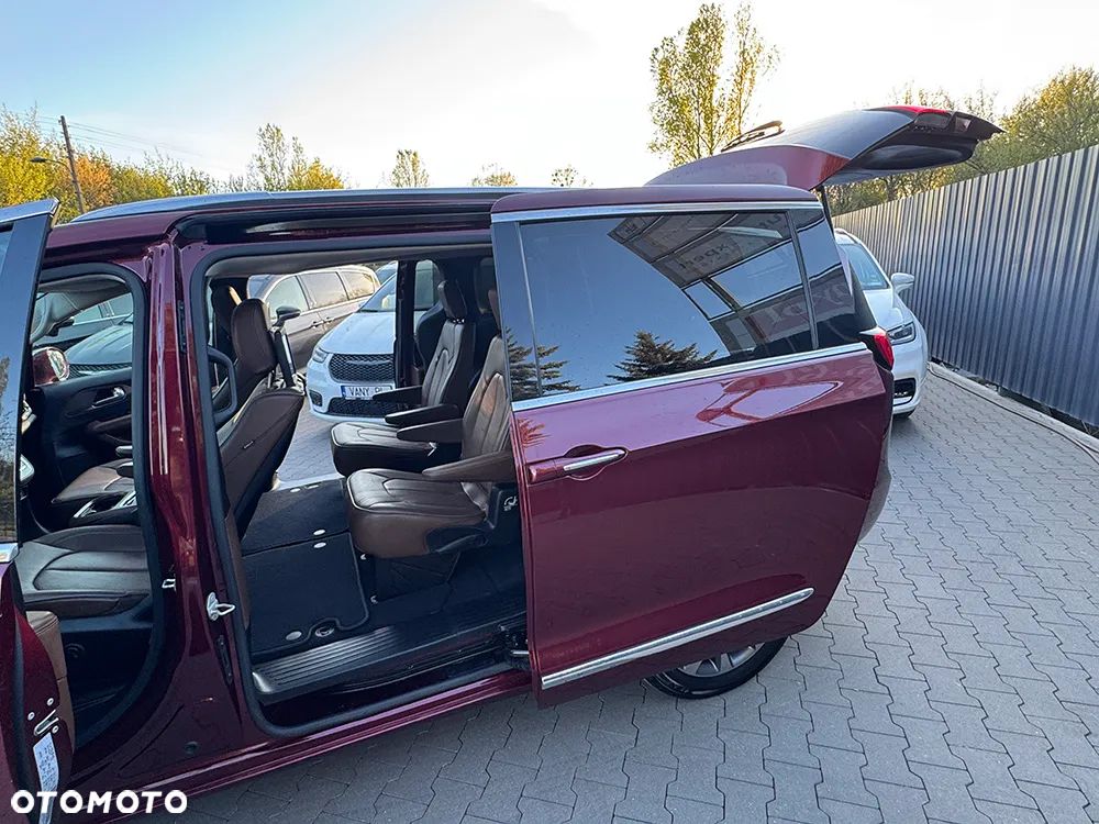 Chrysler Pacifica - 25