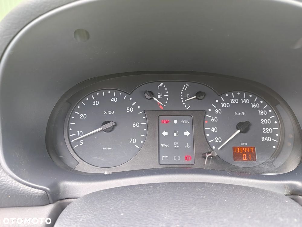 Renault Clio - 11