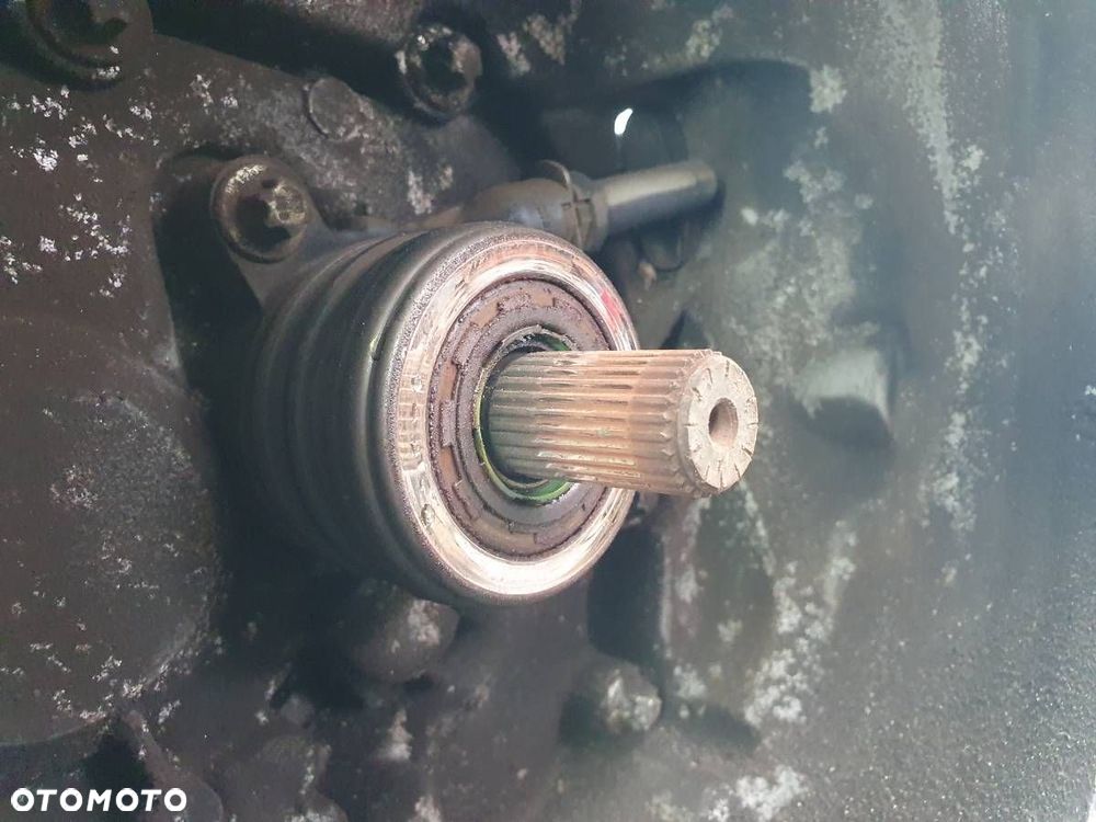 SKRZYNIA BIEGÓW MANUALNA 8200247902 NISSAN MICRA III K12 8200247902 - 2