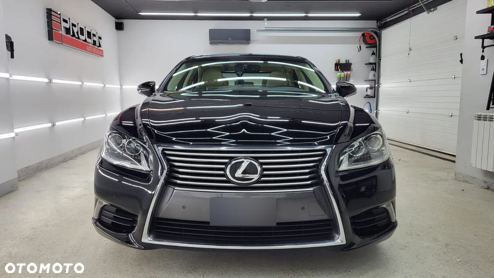 Lexus LS 460 AWD - 3
