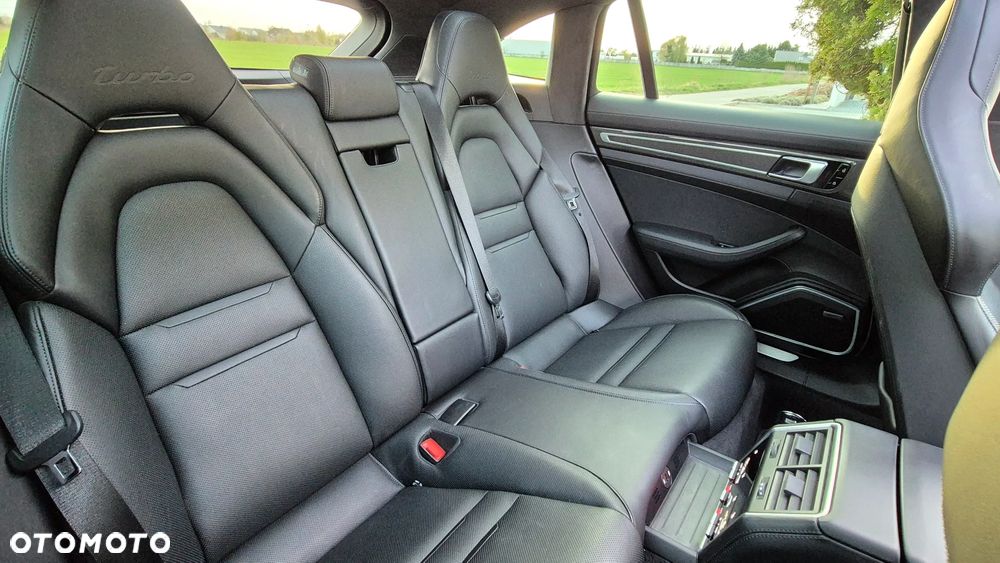 Porsche Panamera Turbo GPF - 16