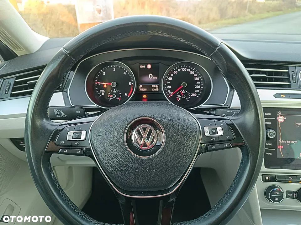 Volkswagen Passat - 21