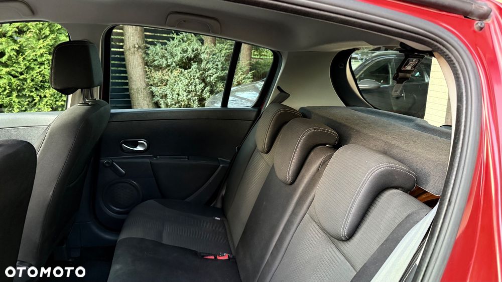 Renault Clio - 27