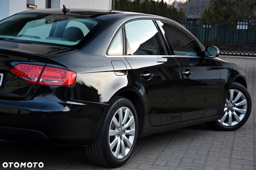 Audi A4 Limousine - 14