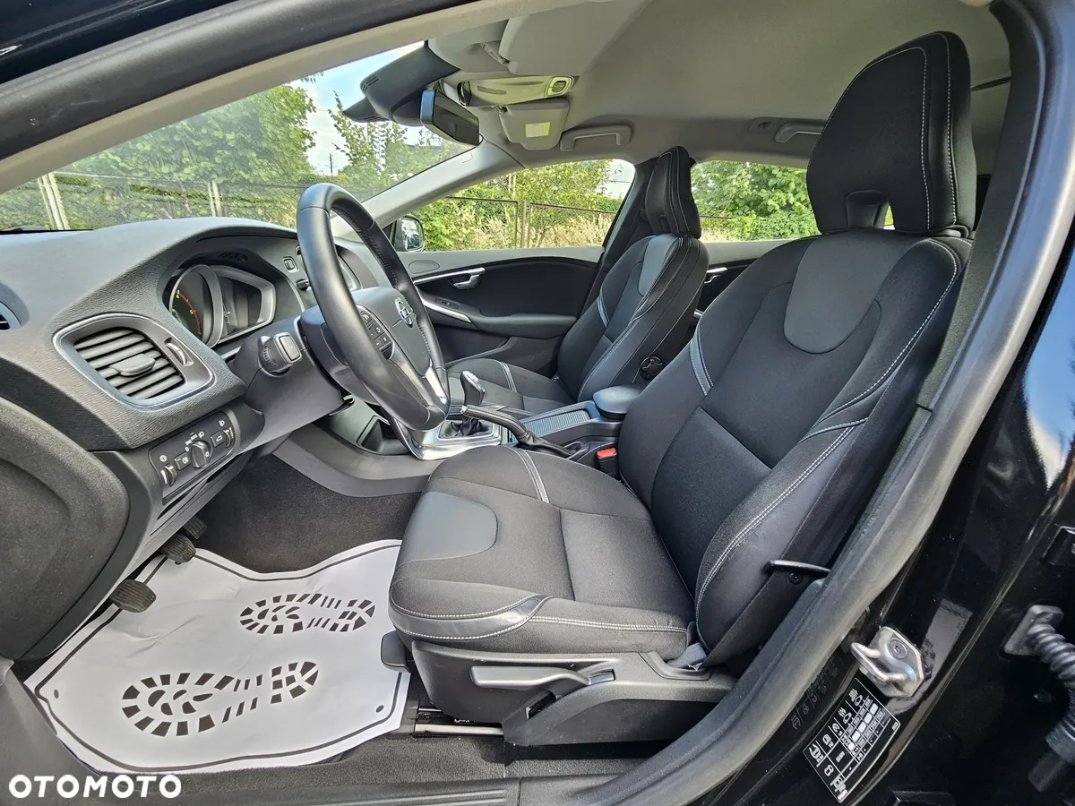Volvo V40 D2 Momentum - 14