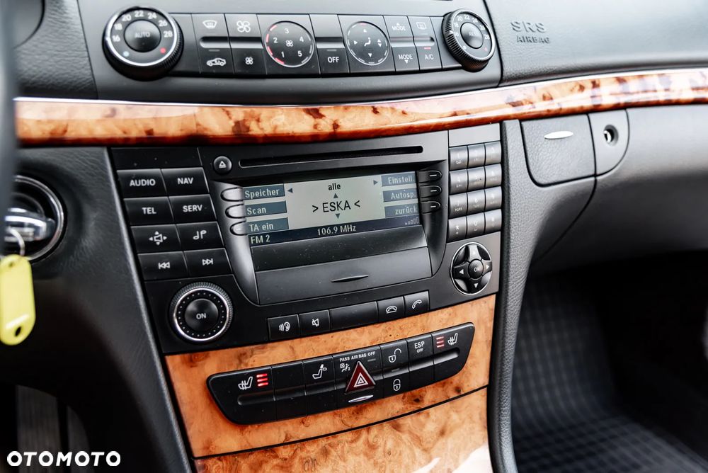 Mercedes-Benz Klasa E 200 Kompressor Automatik Elegance - 30