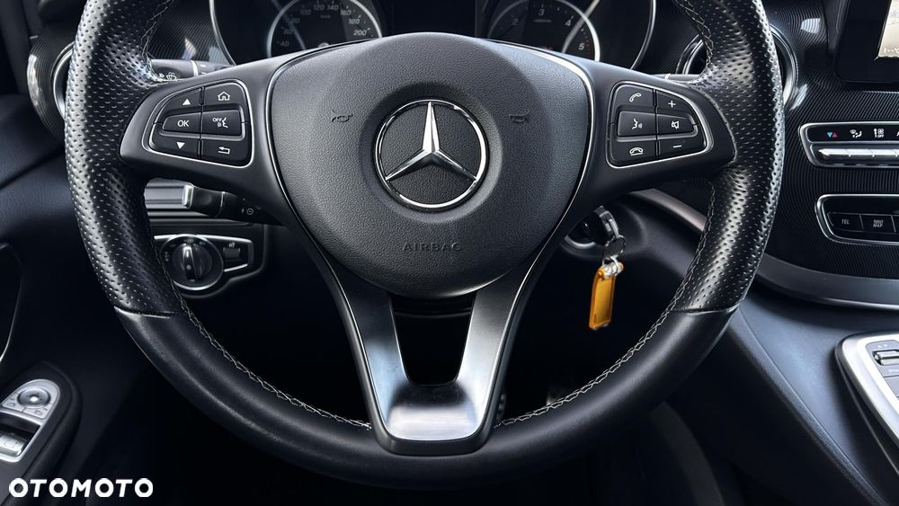 Mercedes-Benz Klasa V - 15