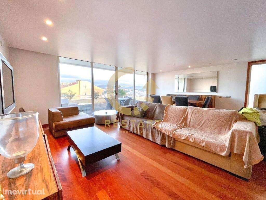 Moradia Geminada de Luxo em Condomínio Privado - S. João da Madeira - Grande imagem: 3/44