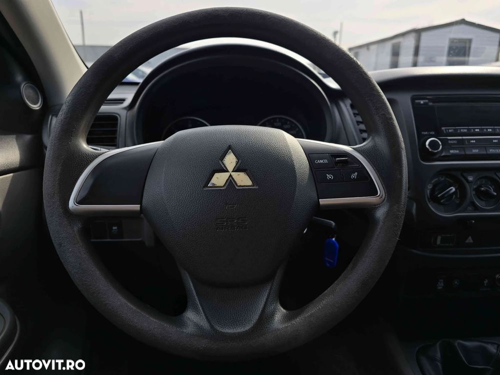 Mitsubishi l200 - 13