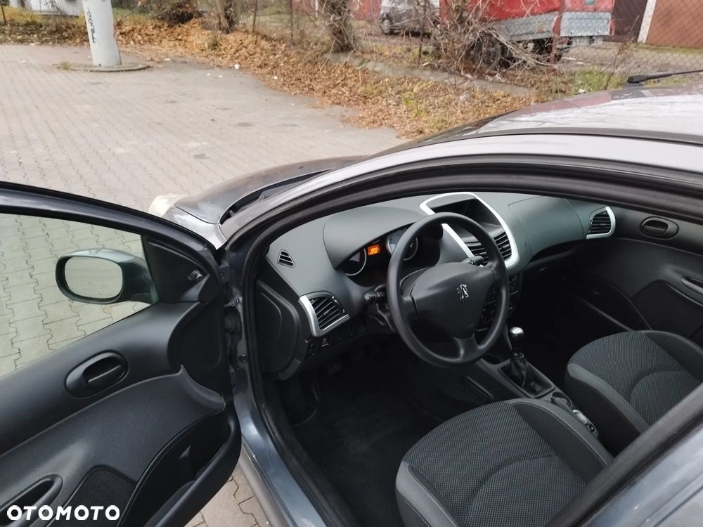 Peugeot 206 plus 1.1 Presence - 2