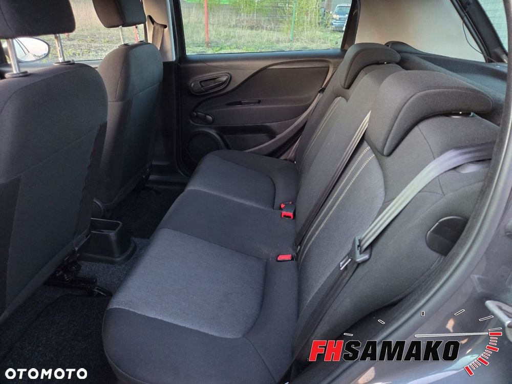 Fiat Punto 1.2 Young - 21
